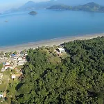 Casa beira-mar em Praia do Ubatumirim